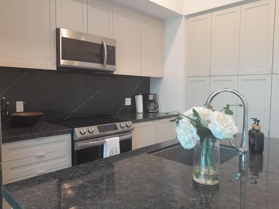 Cozy South View Suite Overlooking The Nature Trail Innisfil Exterior photo